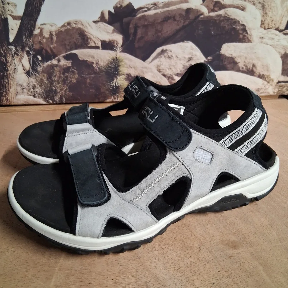 Kuru Kivi Womens Grey Black Suede Athletic Hiking Sandals Size 9